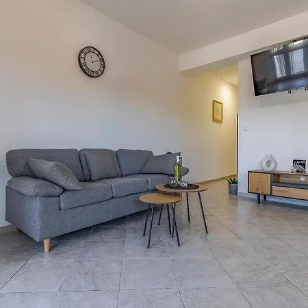 Apartament Lovely In *