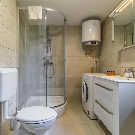 2 Bedroom In Apartment