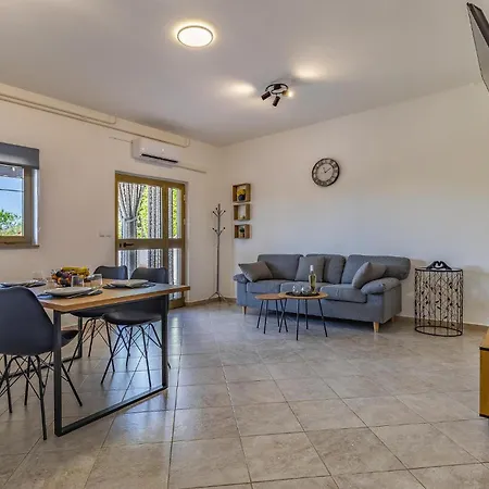 2 Bedroom In *